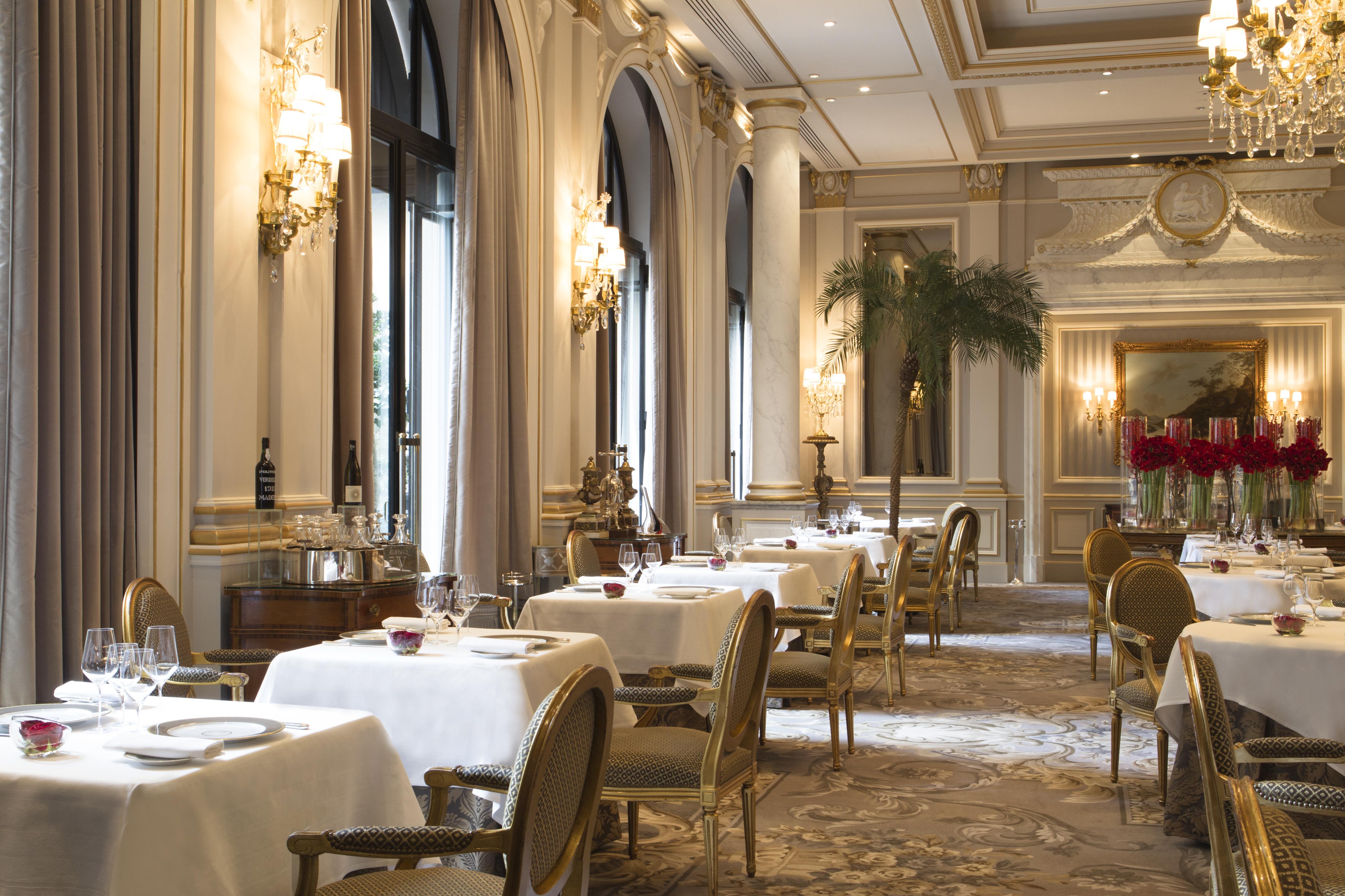 Four Seasons Hotel George V Paris Extérieur photo