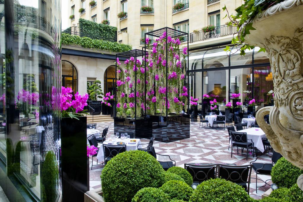 Four Seasons Hotel George V Paris Extérieur photo