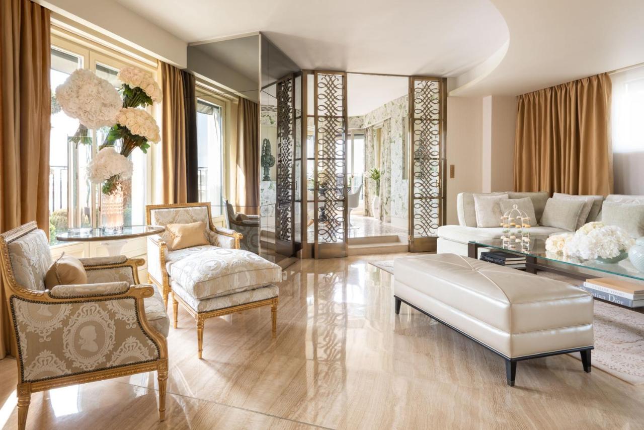 Four Seasons Hotel George V Paris Extérieur photo